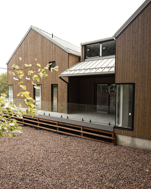 Stunning glass fence installation on modern residential property